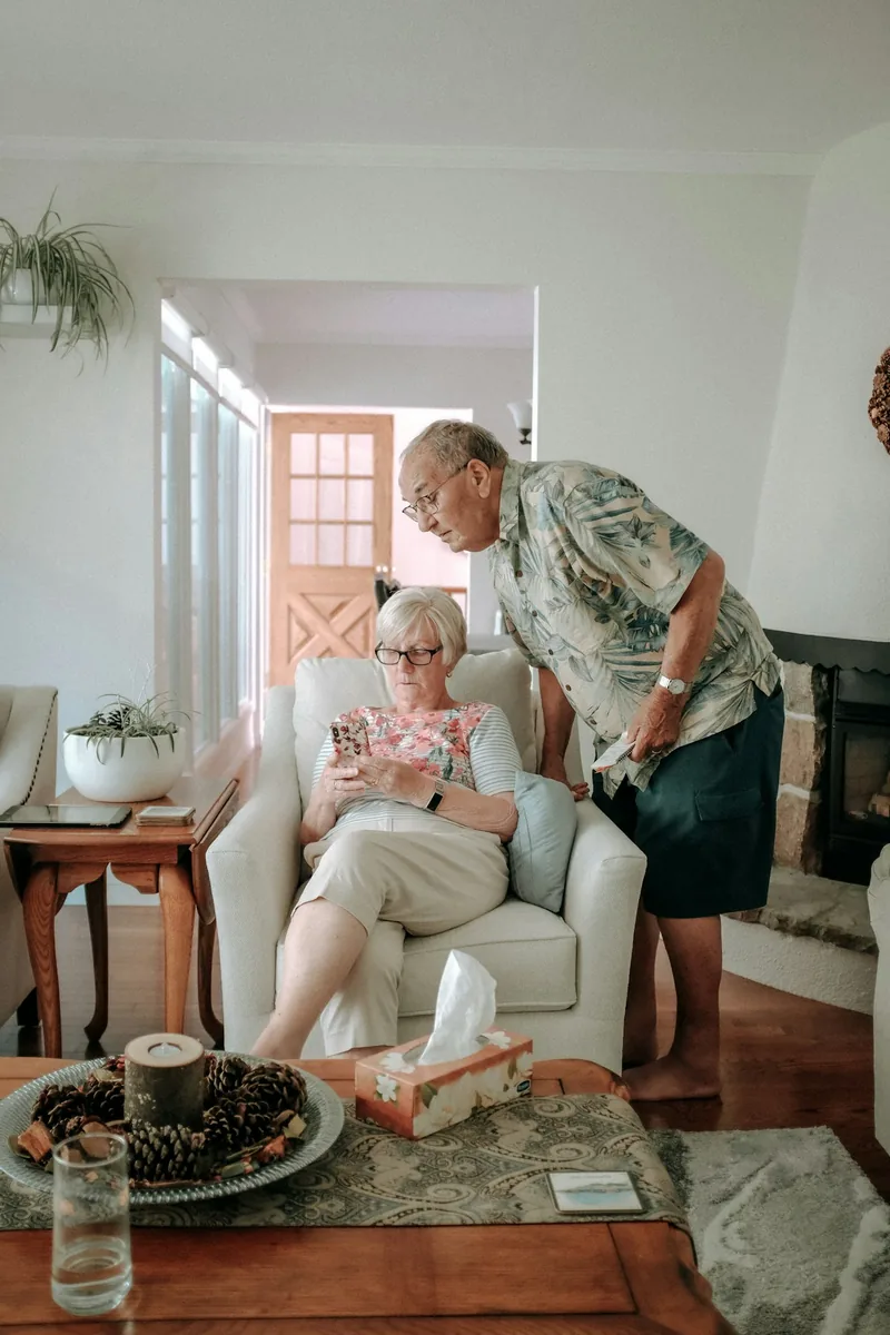 Seniorin im Pflegealltag